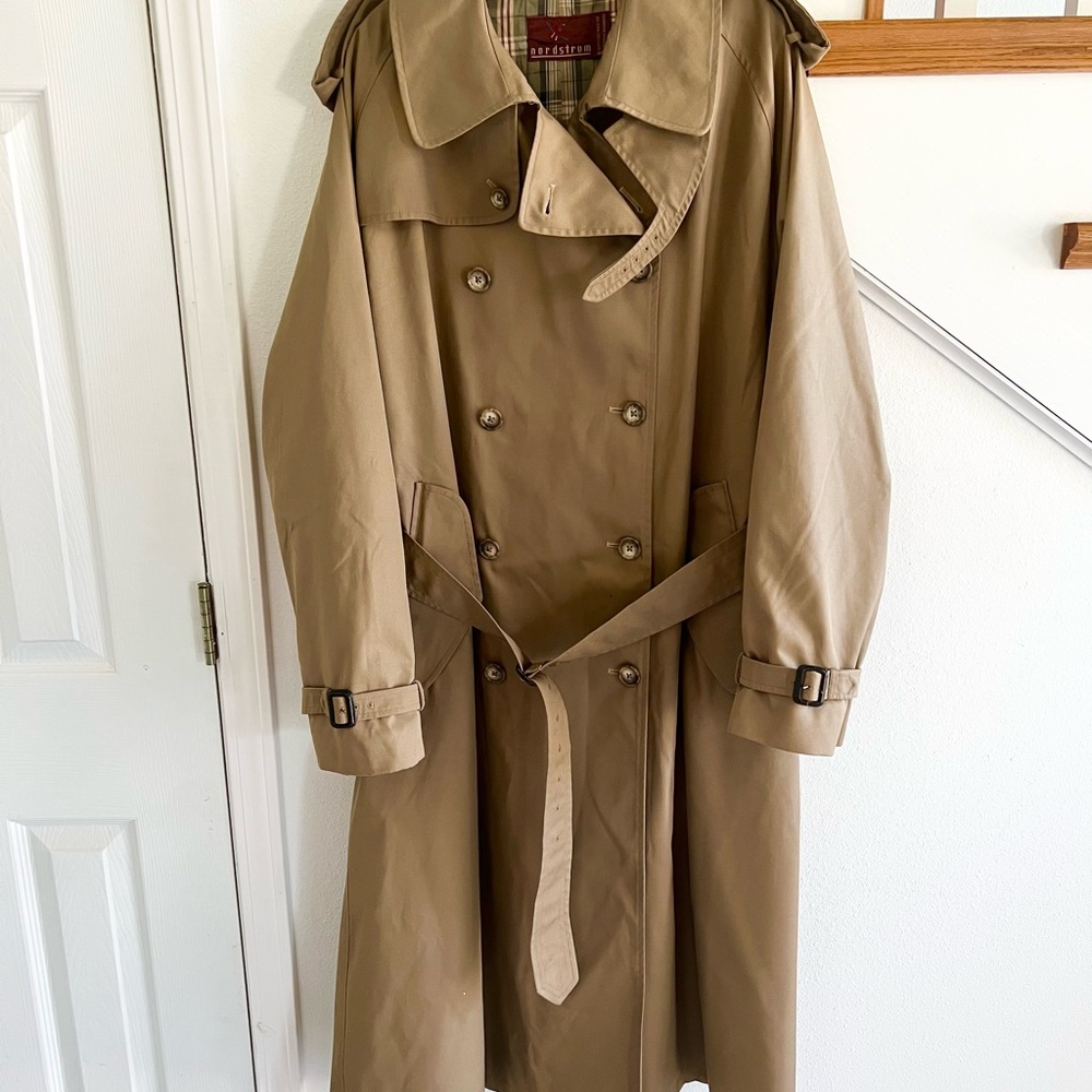 Nordstrom trench coat 44R nwot item limited edition came out Christmas.
